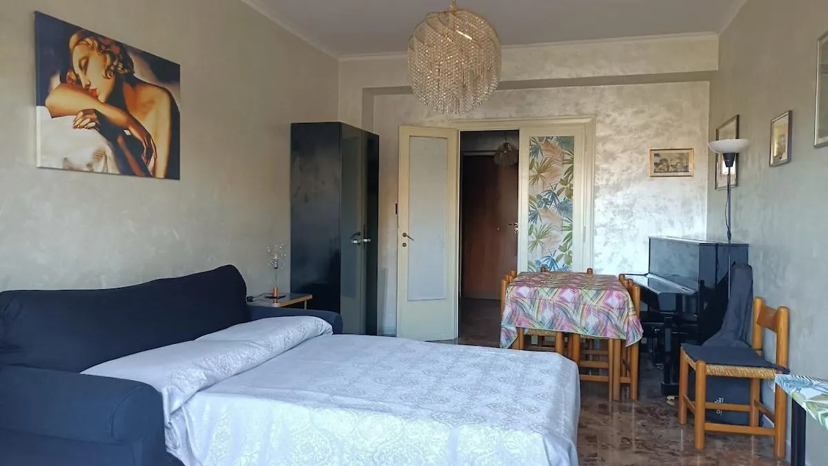 Apartment A Casa Di Ugo - Colors And Space At Pigneto, Rome Italy
