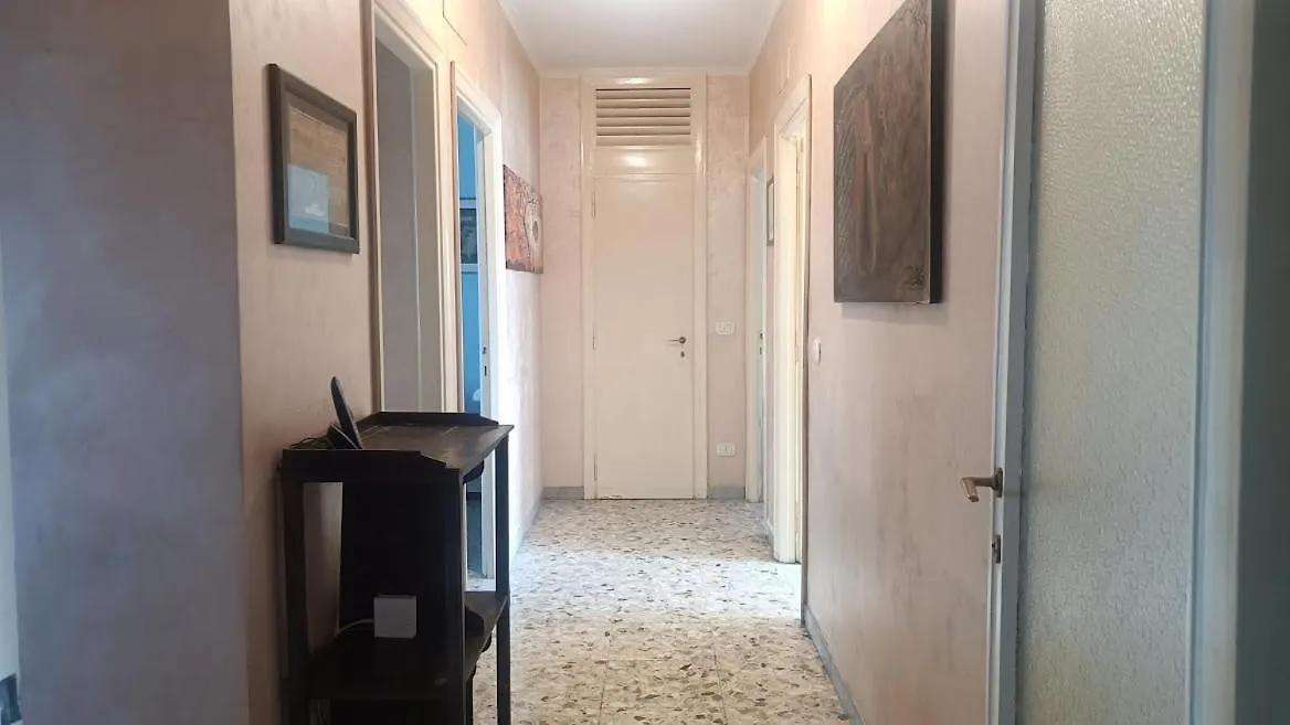 A Casa Di Ugo - Colors And Space At Pigneto, Rome 0*,